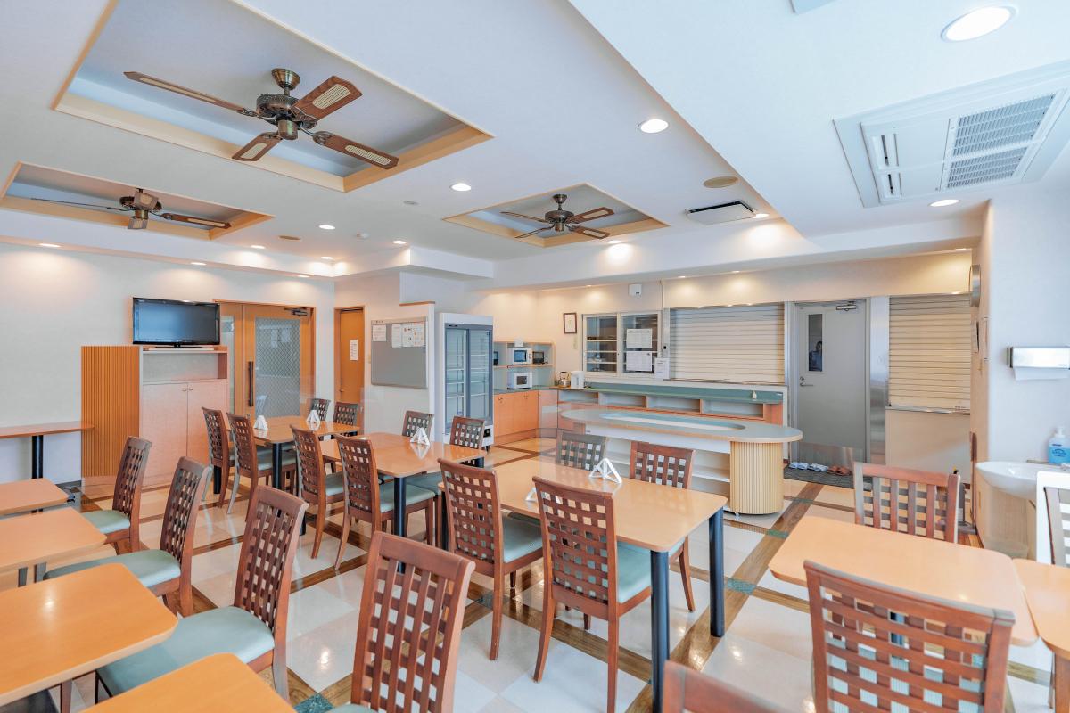 ドーミー仙台東口の食堂。