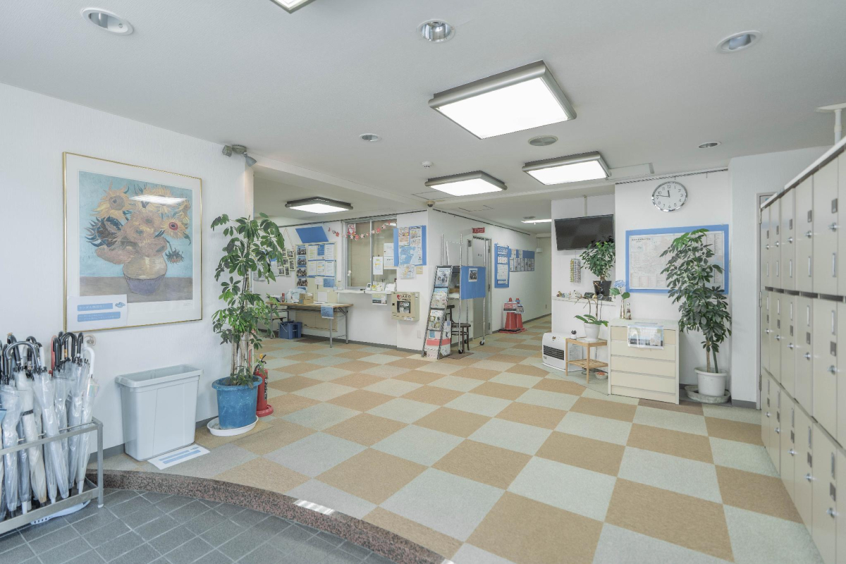 受付窓口のあるエントランス。