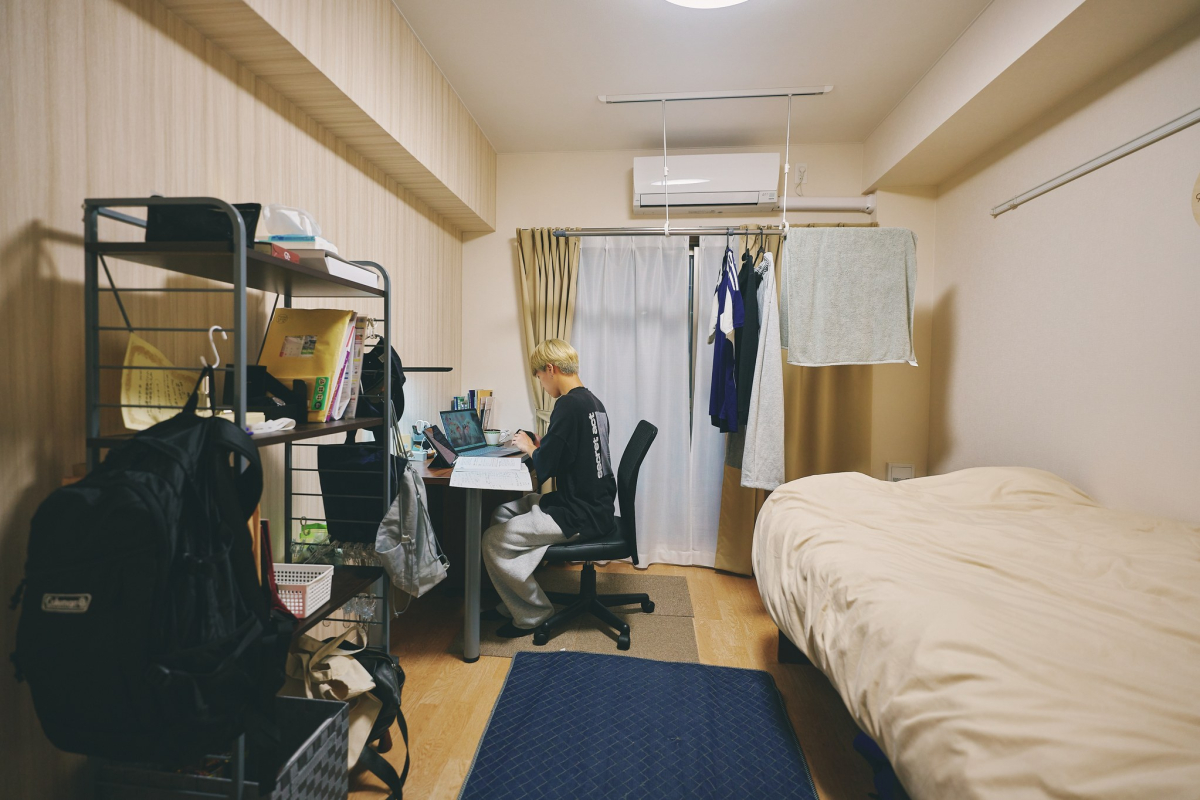 家具がそろった居室。必要なものだけを持って生活を始められました。