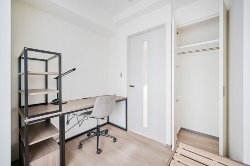 バス・トイレ・洗面台・洗濯機付き居室。