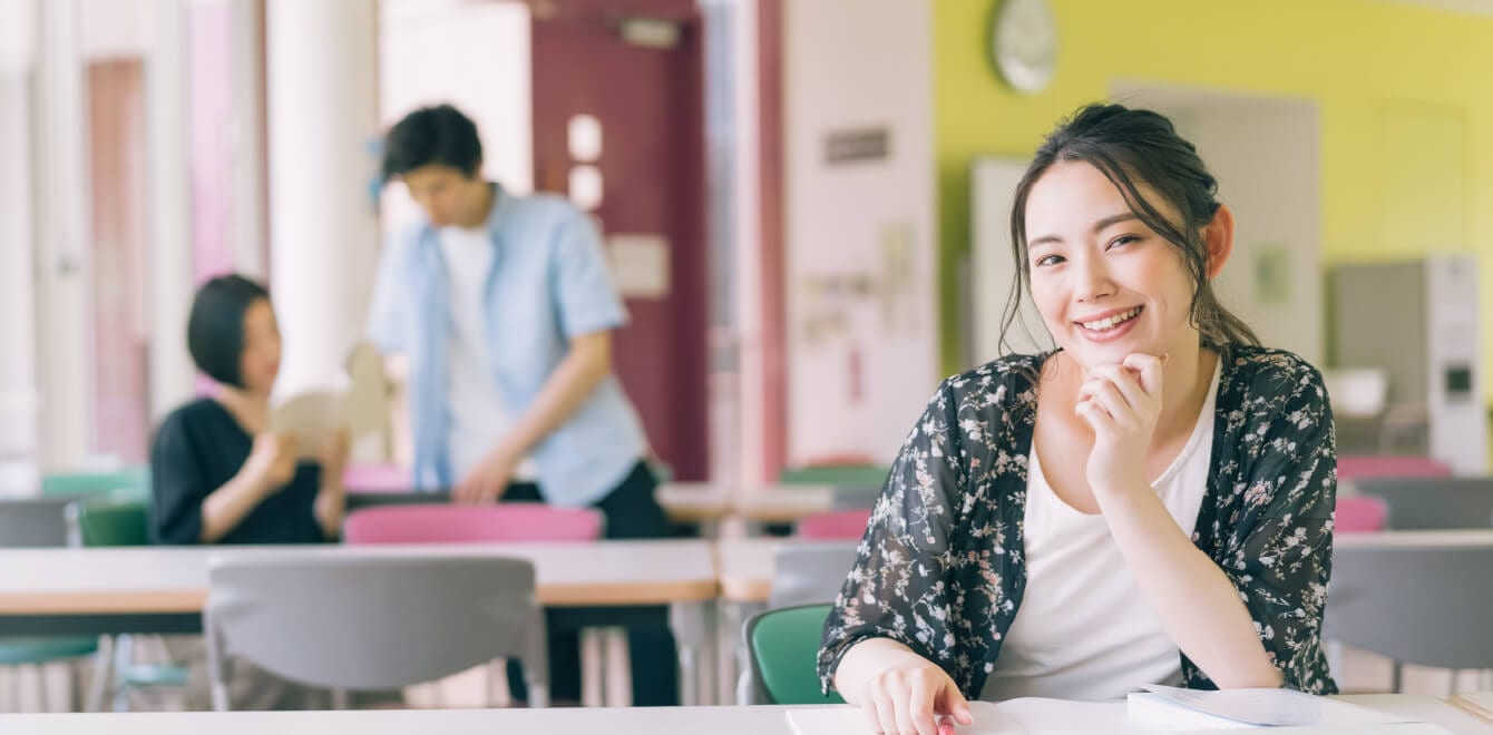 学生寮をより深く実感していただくため、学生寮を体験することができます。同性のご家族やお友達同士でのお申し込みも可能です。オープンキャンパスや入試で遠方から来校されるタイミングでご活用ください。なお、学生寮の空室状況によって、ご希望の学生寮をご利用できない場合がございます。ご了承ください。お盆期間、日曜、祝日、第5土曜日は休食日の為、食事提供はお休みさせていただきます。