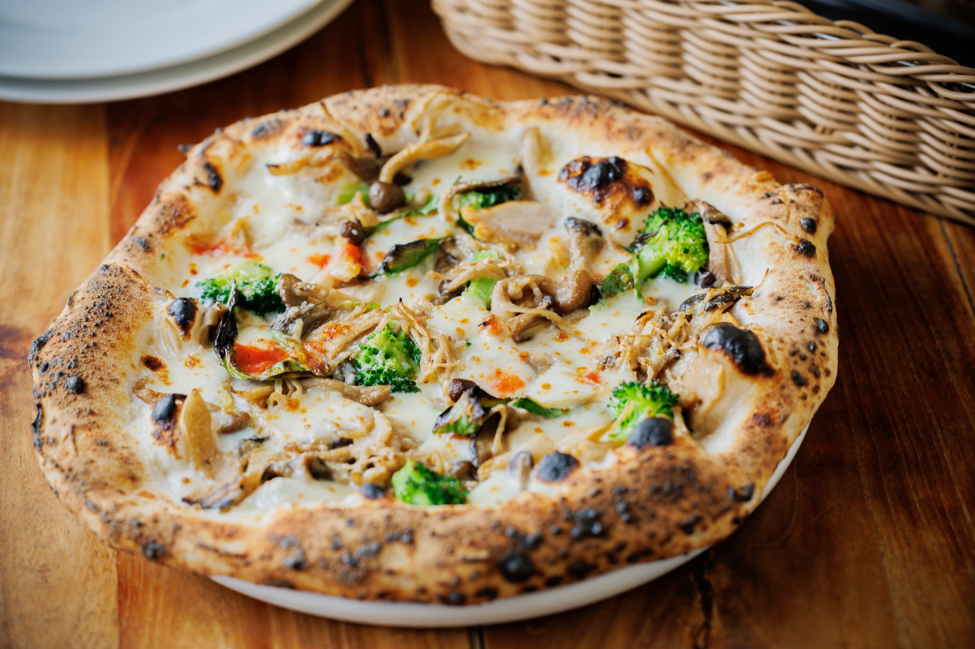 PIZZERIA BUENOSのキノコのクリームソースピッツァ「アイマール」