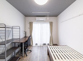 ベッド・机・椅子